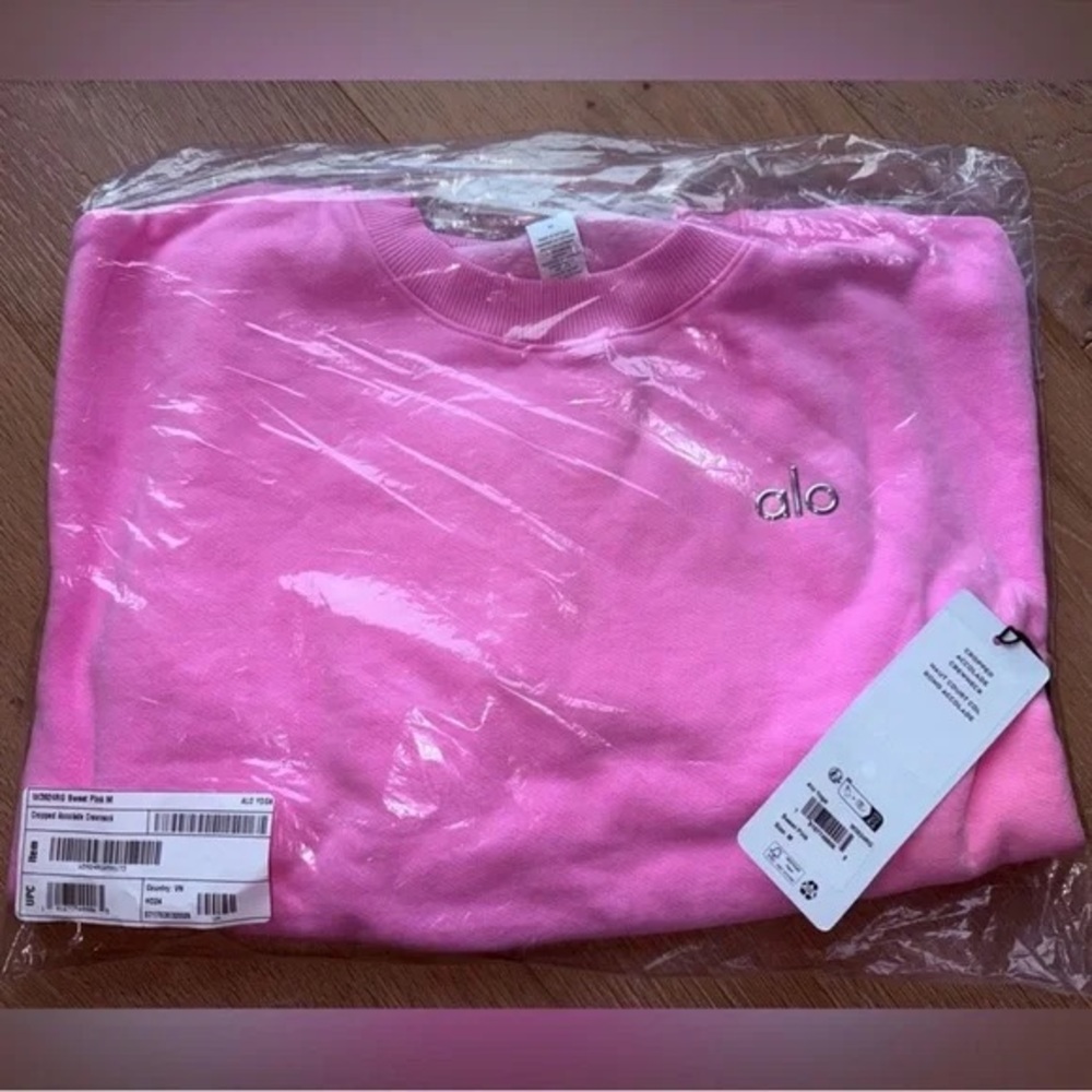 Alo Sweet Pink Cropped Accolade Crewneck NWT - Picture 5 of 5